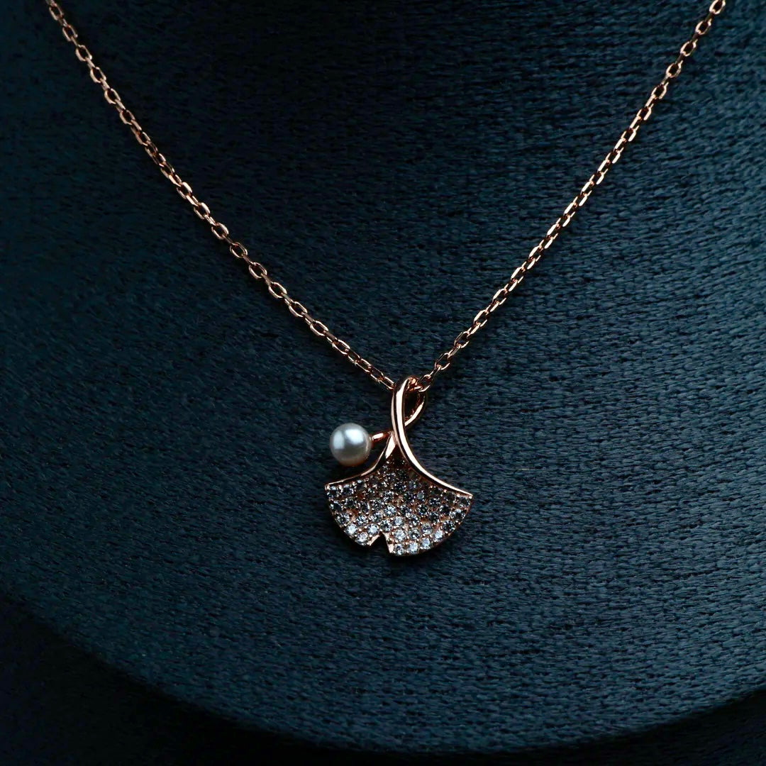 Luna Pearl Fan Pendant Necklace