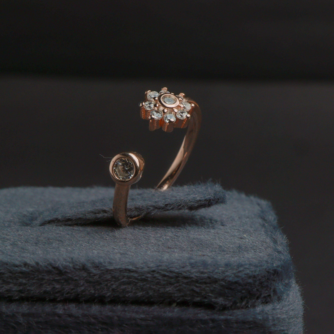Pettite Bloom Ring(Adjustable)