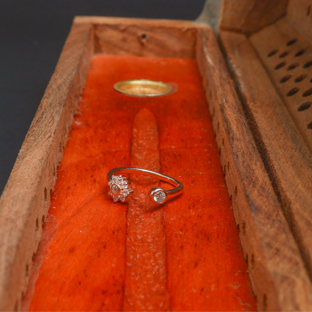 Pettite Bloom Ring(Adjustable)