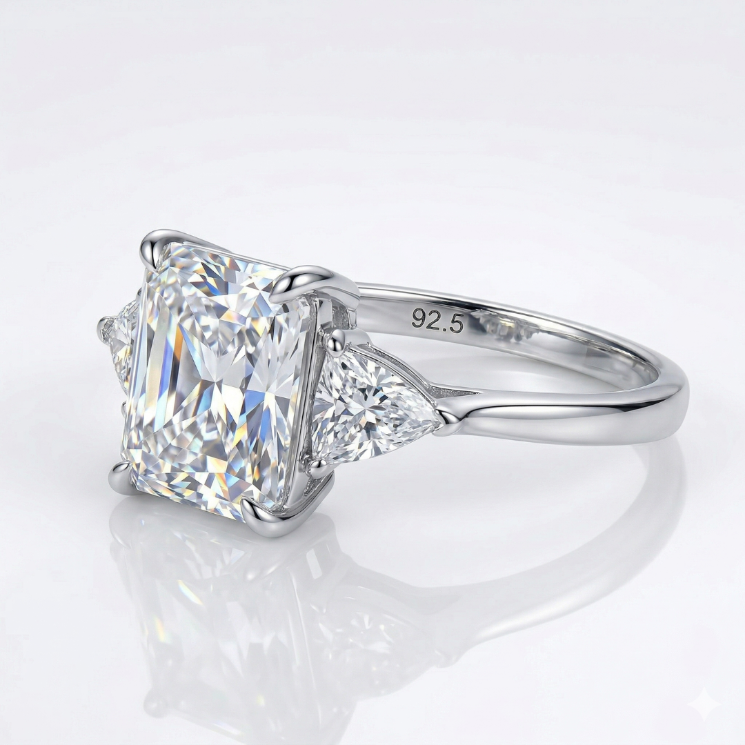 Regal Emerald Cut Ring(Adjustable)