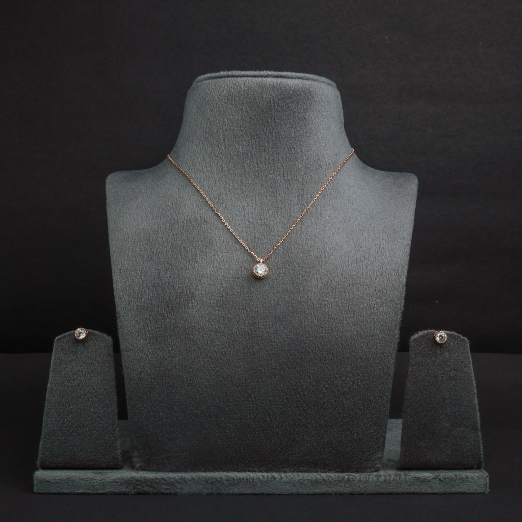 Eterna Solitaire Silver Pendant Set