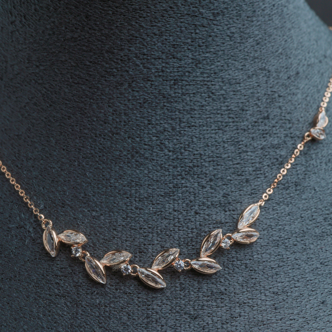 Dainty Leaf Chain Necklace