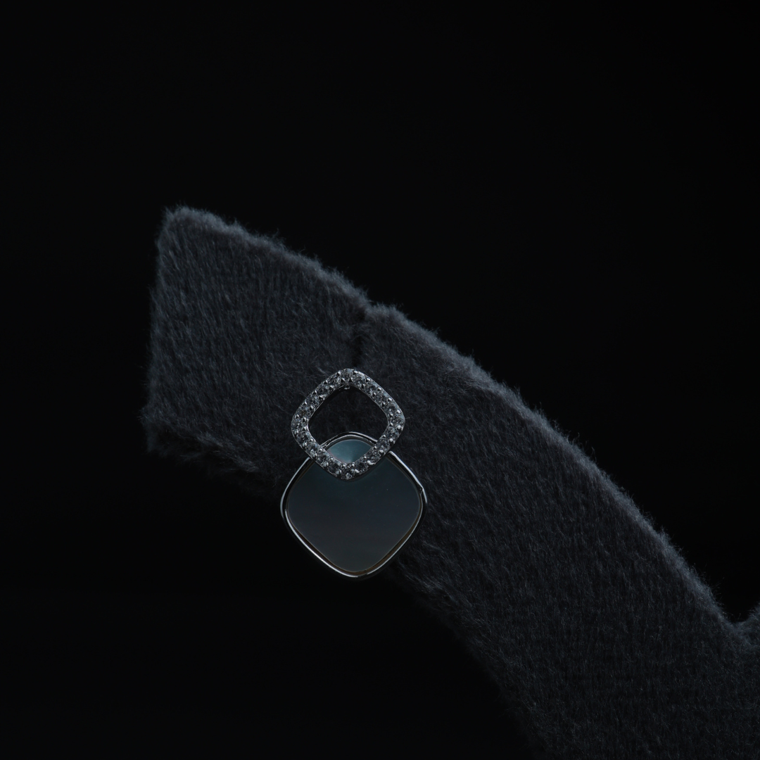 Minimal Circle Danglers