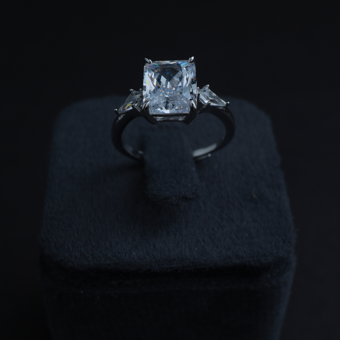 Regal Emerald Cut Ring(Adjustable)