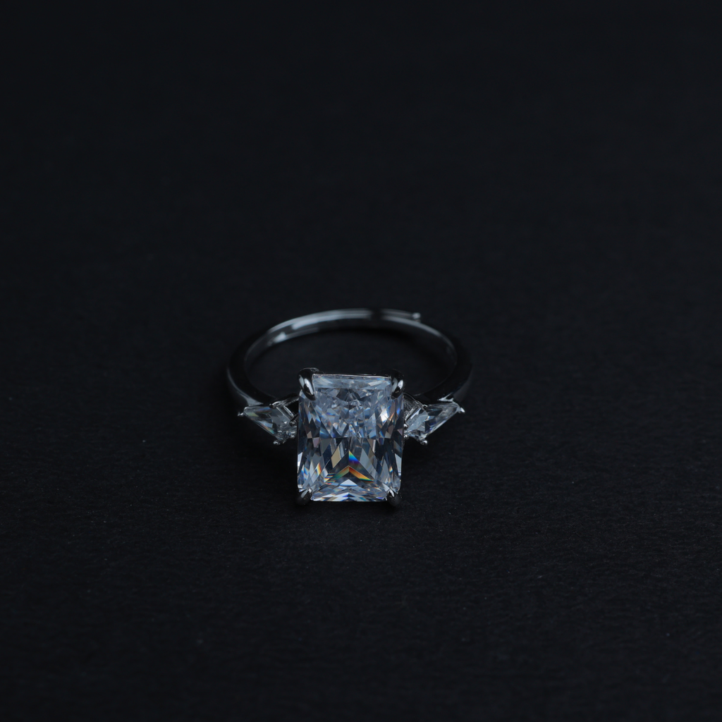 Regal Emerald Cut Ring(Adjustable)