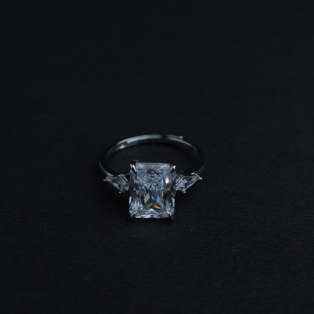 Regal Emerald Cut Ring(Adjustable)