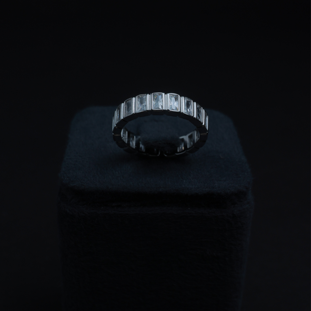 Banguette Luxe Band Ring