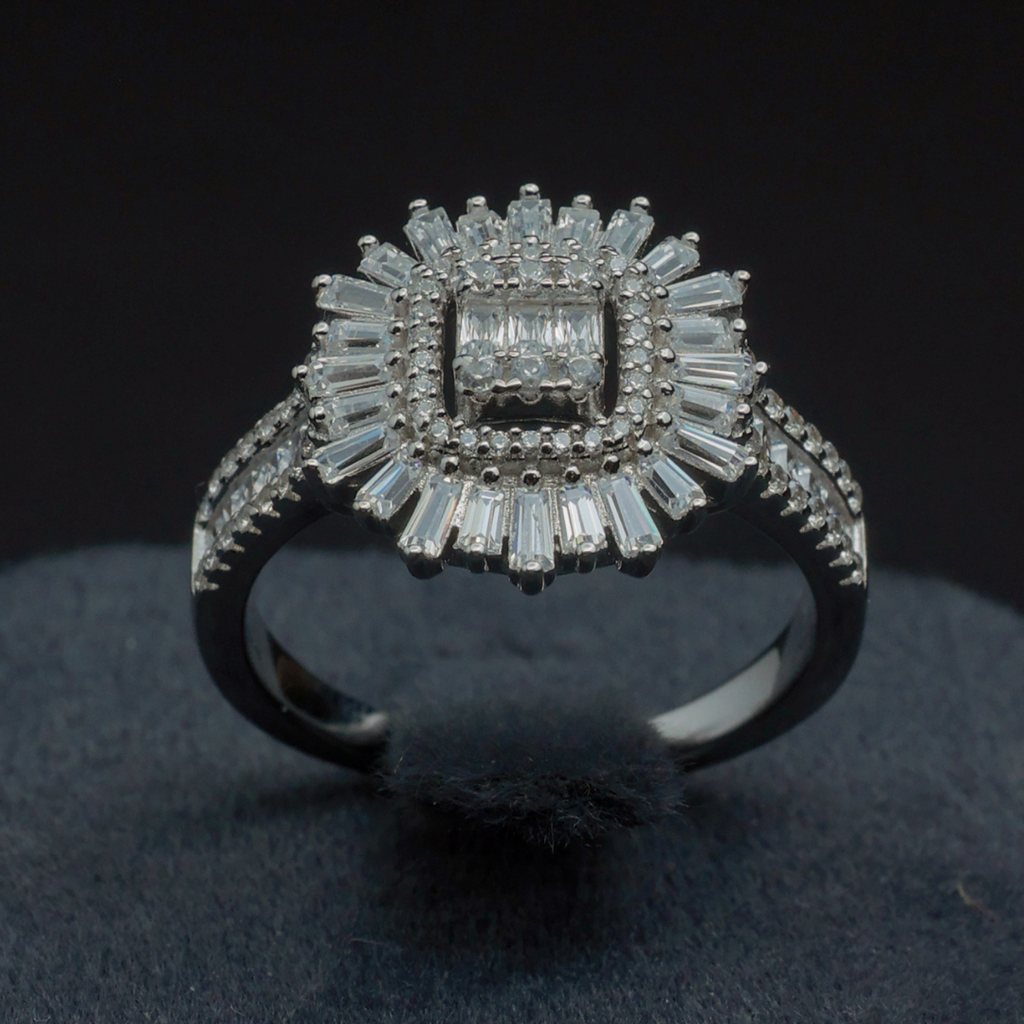 Radiant Crown Solitaire Ring(Fixed Size)